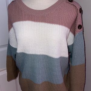 Women’s sweater. Size medium.